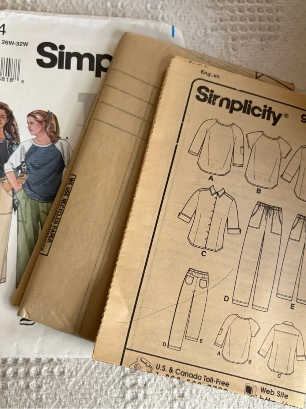 Simplicity Pattern 9134 GG for Women’s Shirt, Pants, and Knit Top